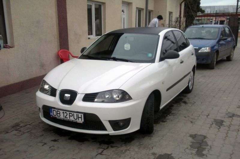 SEAT Ibiza 3 ciej generacji [zmiana stylizacji] hatchback 5 drzwiowy. 1,6 MT (2006 2008)