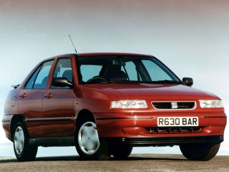 SEAT Toledo 1. generacja [zmiana stylizacji] hatchback 1.8 MT (1995 1999)