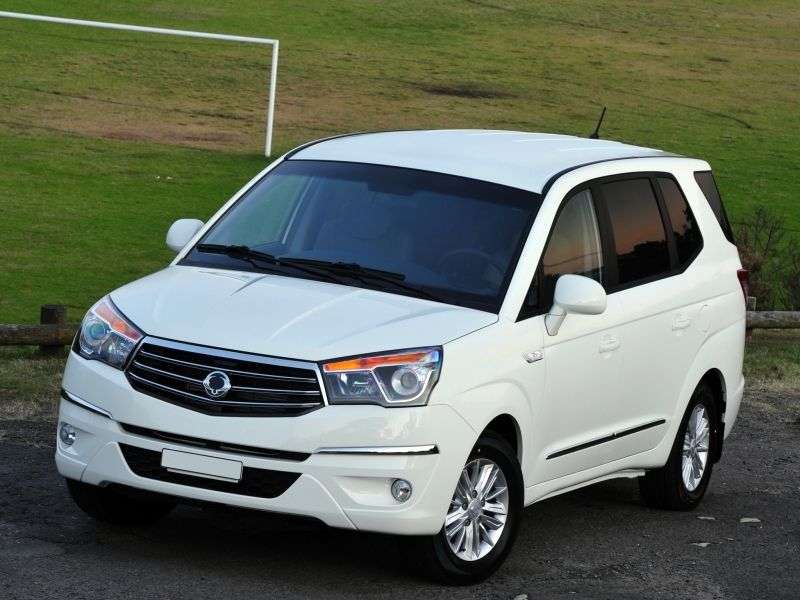 SsangYong Stavic 1st generation [2nd restyling] minivan 2.0 D MT Original (2013 – n.)