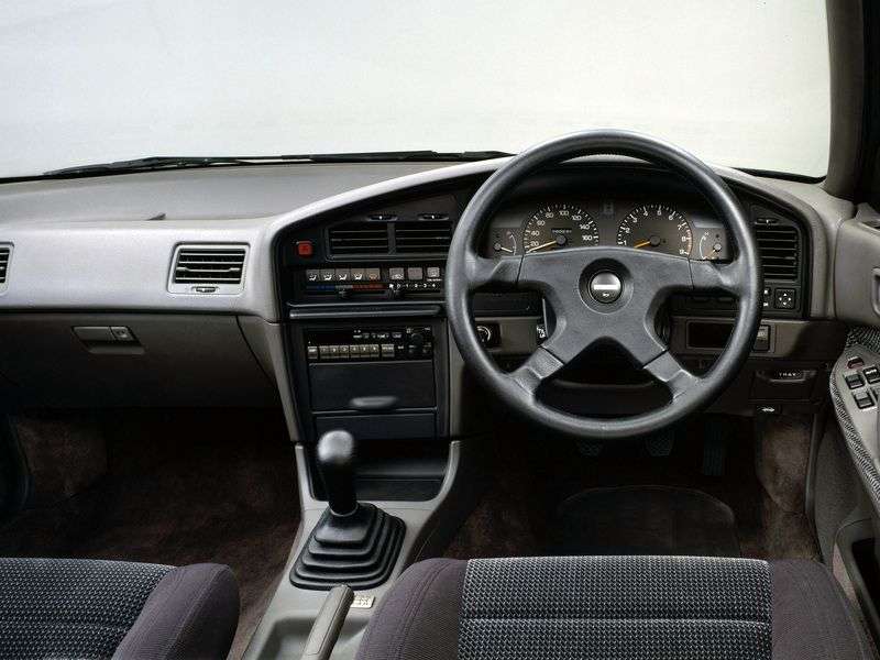 Subaru Legacy 1st generation 2.0 Turbo MT 4WD sedan (1992–1994)