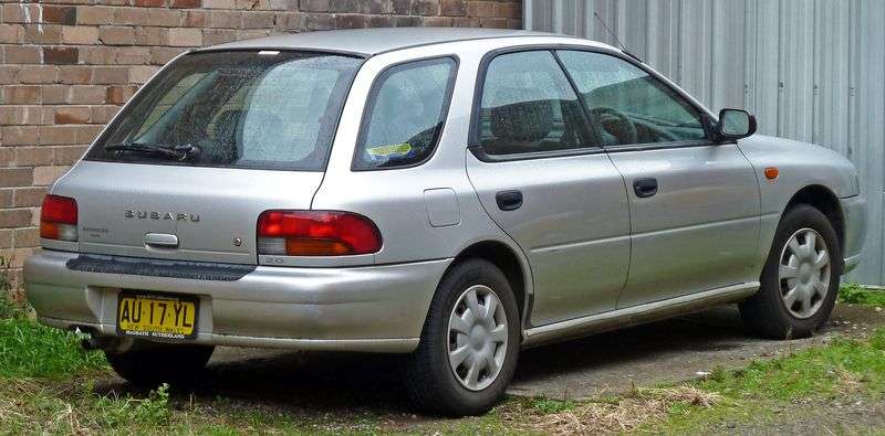 Subaru Impreza 1st generation [restyled] station wagon 2.0 Turbo MT 4WD (1998–2000)