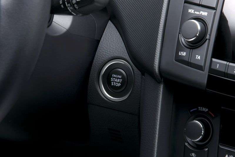 Suzuki Swift 3 drzwiowy hatchback czwartej generacji 1,2 MT GL (2012) (2011 do chwili obecnej)