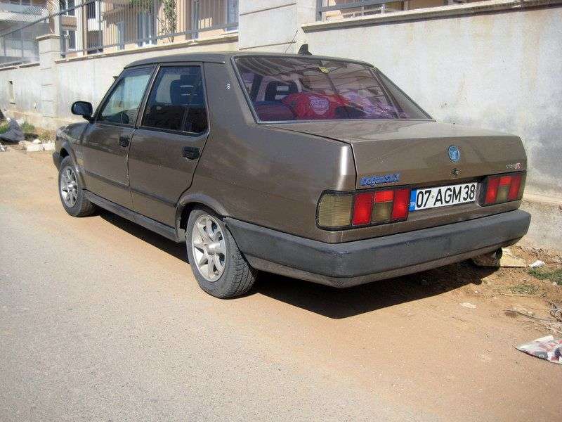 Tofas Dogan sedan 1.generacji 1.6 S MT (1985 1995)
