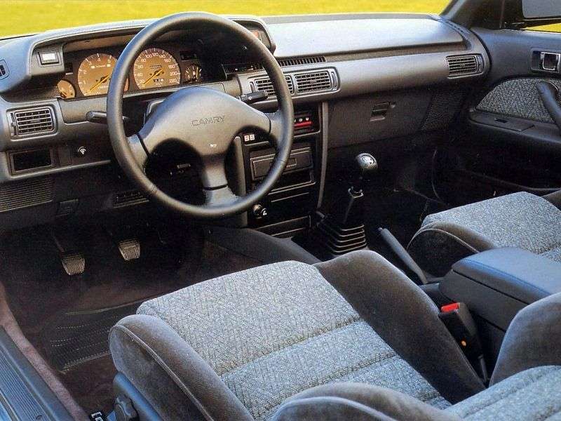 Toyota Camry V20universal 2.0 MT Overdrive (1987–1991)