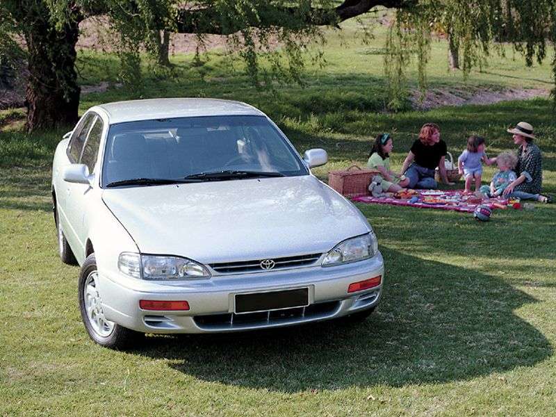 Toyota Camry XV10 [zmiana stylizacji] sedan 2.2 MT Overdrive (1994 1996)