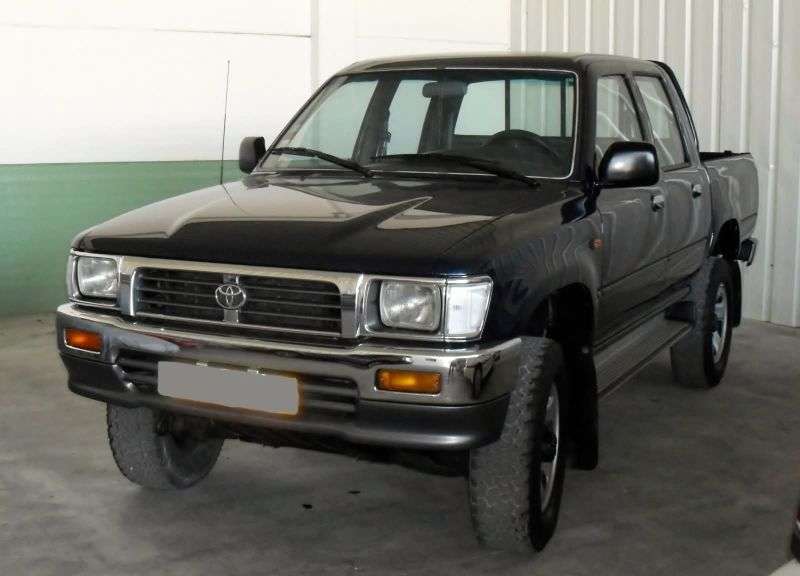Toyota Hilux 4 drzwiowy pickup piątej generacji [zmiana stylizacji]. 2.4 D AT AWD (1995 1997)