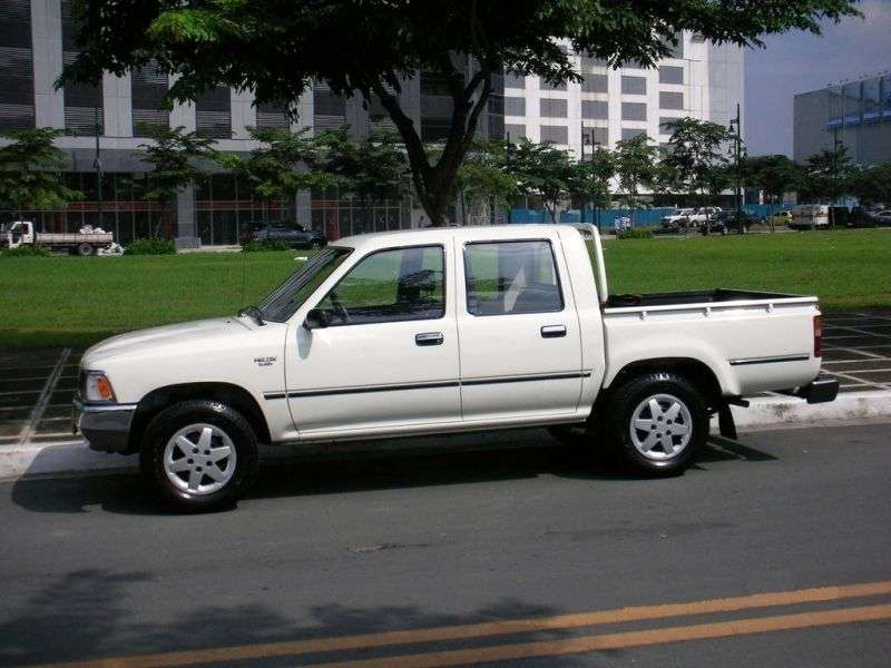 Toyota Hilux 4 drzwiowy pickup piątej generacji [zmiana stylizacji]. 2.4 D AT AWD (1995 1997)