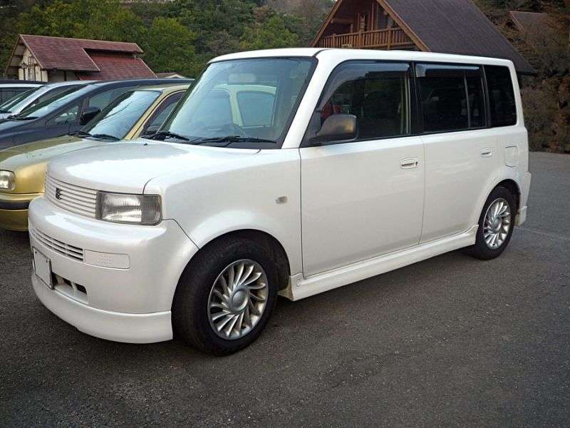 Toyota BB minivan pierwszej generacji 1.5 AT 4WD (2000 2003)