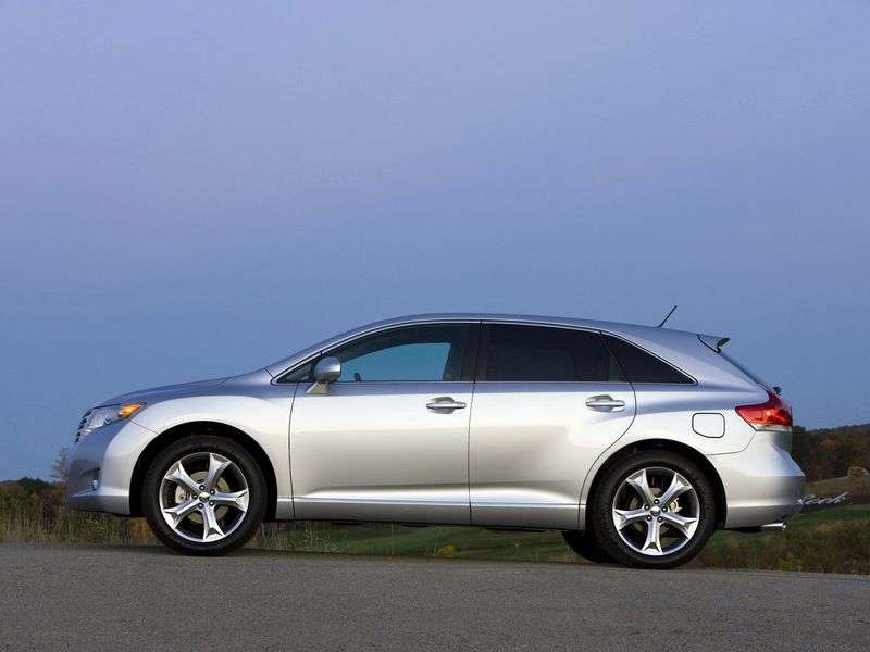 Toyota Venza 1st generation crossover 2.7 AT (2008–2012)