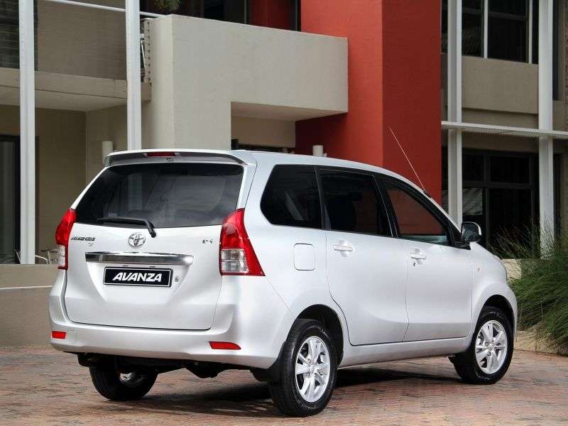 Toyota Avanza minivan 2.generacji 1.3 MT (2012 obecnie)