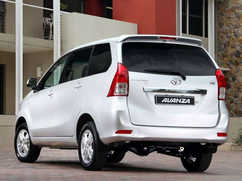 Toyota Avanza minivan 2.generacji 1.3 AT (2012 obecnie)