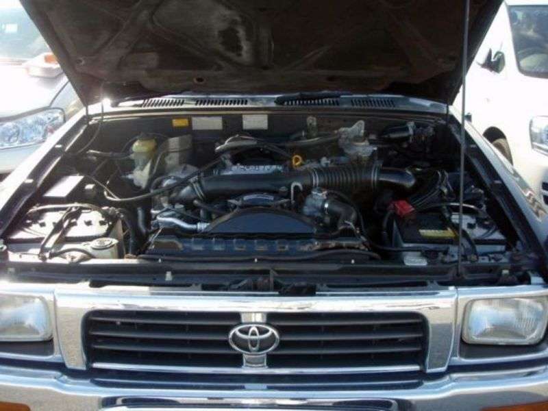 Toyota Hilux 5 generation [restyling] pickup 2 bit. 2.0 MT AWD (1991–1994)