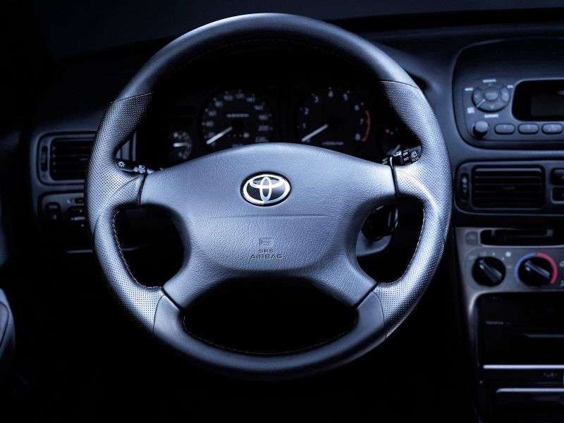 Toyota Corolla E110 [zmiana stylizacji] kombi 1.6 MT (2000 2002)