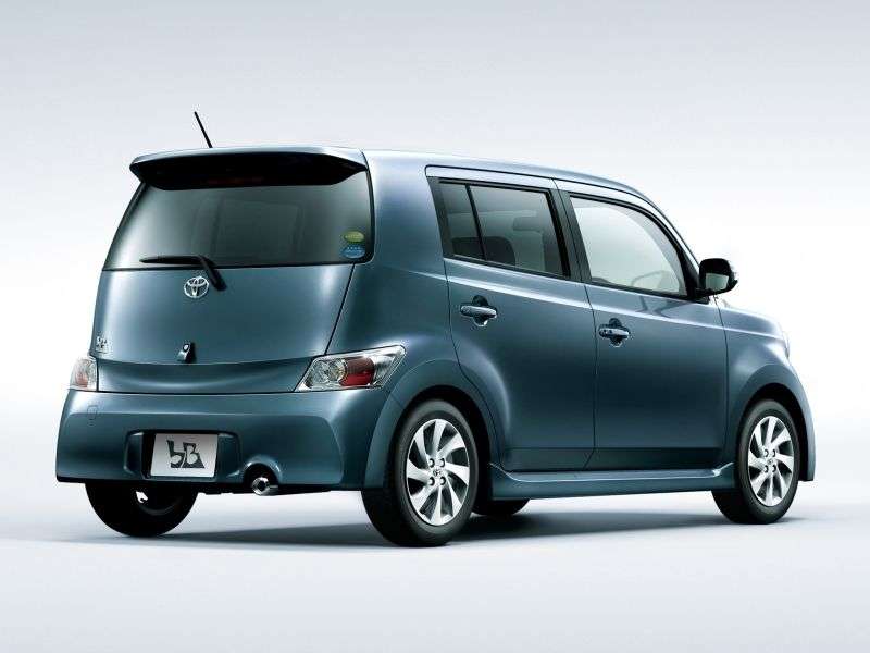 Toyota BB minivan drugiej generacji 1.3 AT 2WD (2005 2008)
