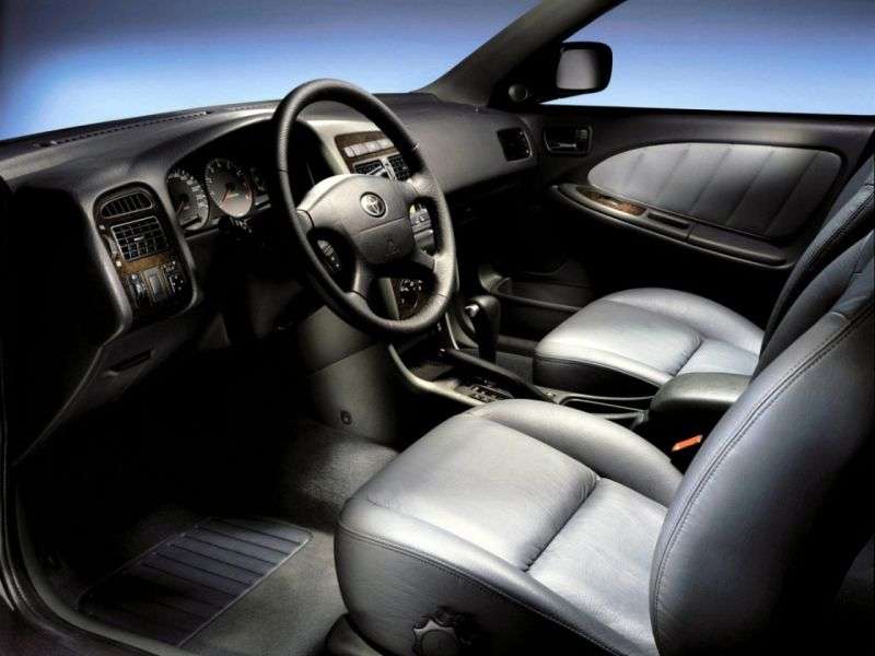Toyota Avensis 1st generation wagon 1.8 MT (1997–2000)