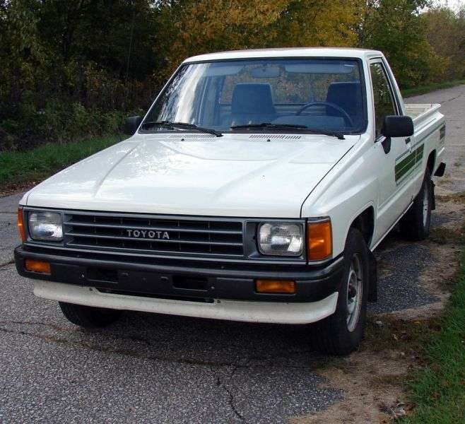 Toyota Hilux, dwudrzwiowy pickup czwartej generacji 2,4 T MT (1985 1986)