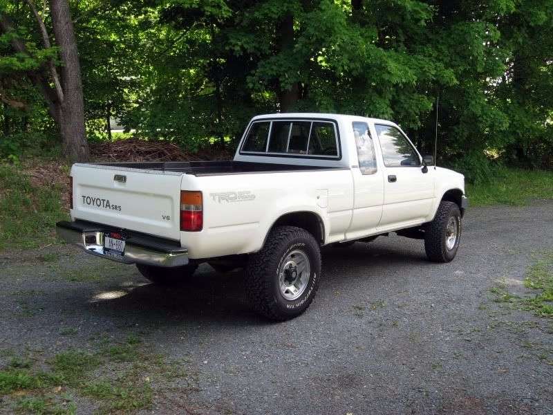 Toyota Hilux 5 generation Xtracab pickup 2 bit. 3.0 AT AWD (1989–1991)