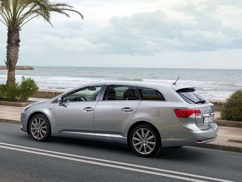 Toyota Avensis 3rd generation [restyled] wagon 1.8 MT Comfort (2011–2012)