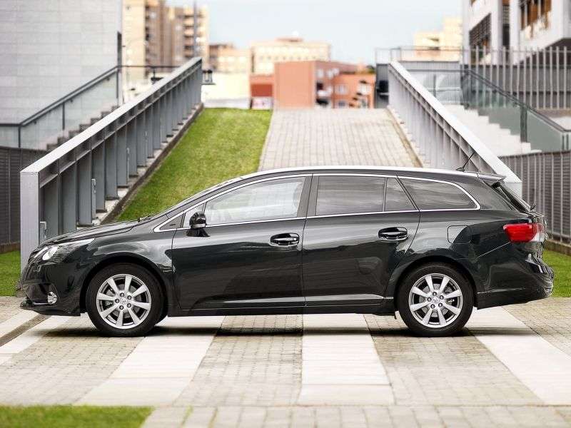 Toyota Avensis 3. generacja [zmiana stylizacji] wagon 2.0 MT (2011 2012)