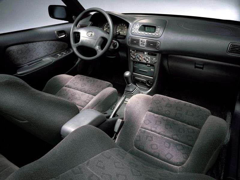 Toyota Corolla E110 [restyling] 1.6 MT (2000–2002) station wagon