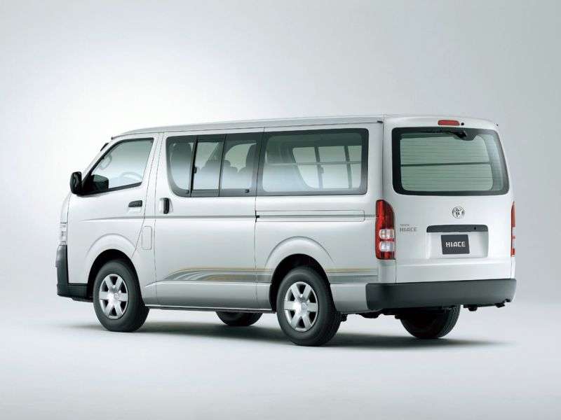 Toyota Hiace H200 Minibus 3.0 D MT Standard (2013) (2012 – present)