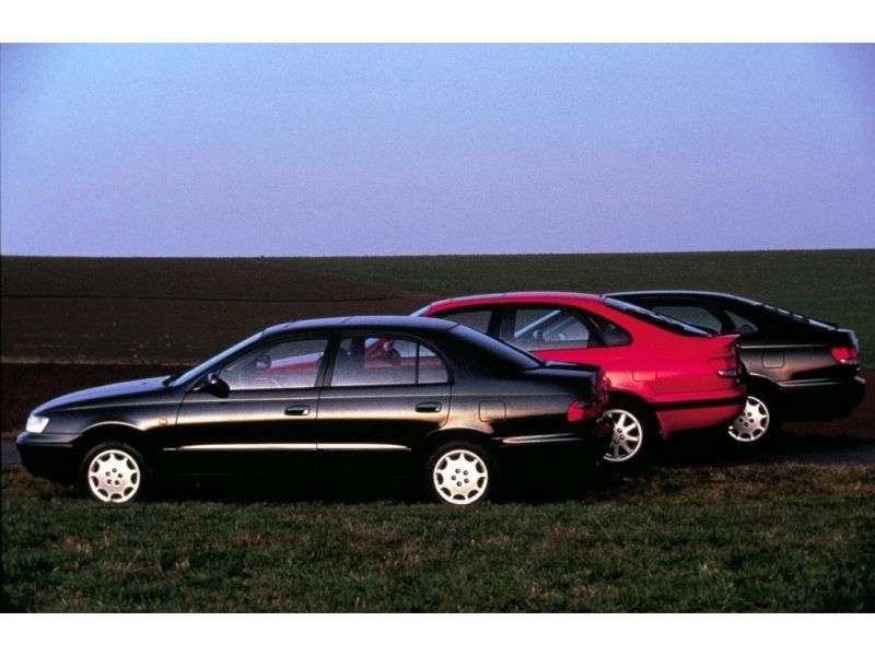 Toyota Carina T190E sedan 4 drzwiowa 2.0 MT 4WD (1993 1998)