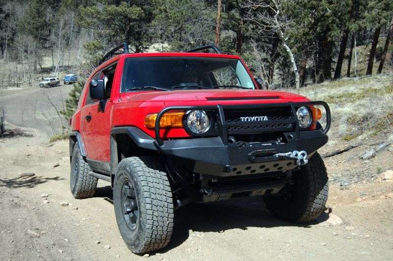 Toyota FJ Cruiser 1st generation [restyling] Trail Teams SUV 5 doors. 4.0 AT 4WD (2010 – n.)