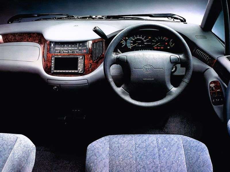 Toyota Estima minivan pierwszej generacji 2.4 AT 4WD (1990 1999)