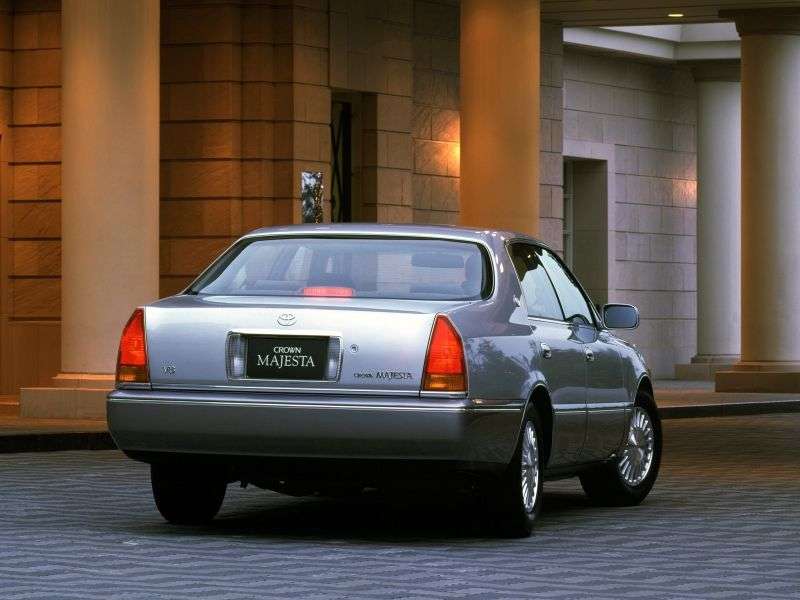 Toyota Crown Majesta S150hardtop 4.0 AT 4WD (1995 1997)