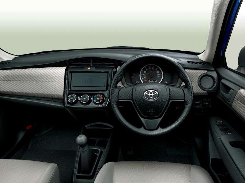 Toyota Corolla Axio E160 sedan 1.5 MT (2012 obecnie)