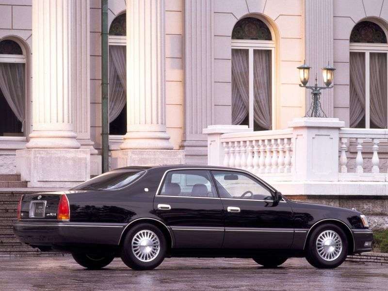 Toyota Crown Majesta S150hardtop 4.0 AT 4WD (1995–1997)