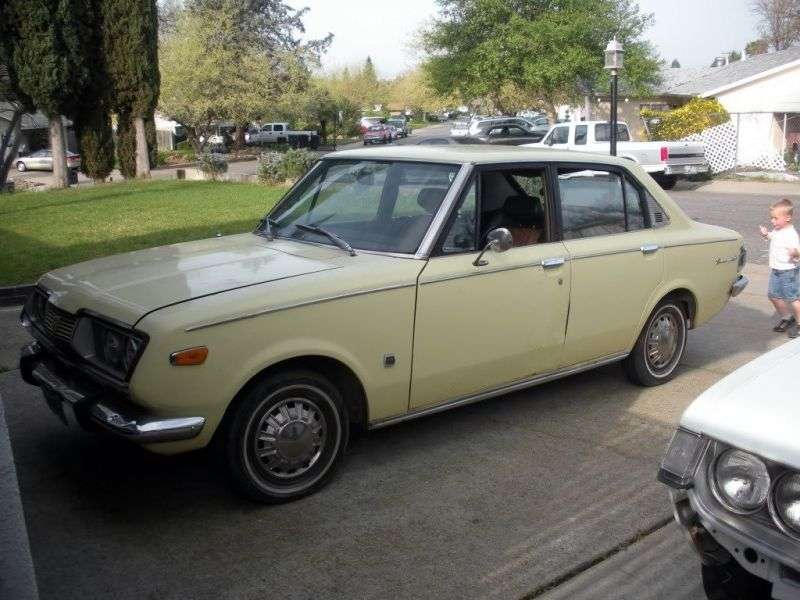 Toyota Mark II T60 / T70 [zmiana stylizacji] sedan 2.0 MT (1970 1972)