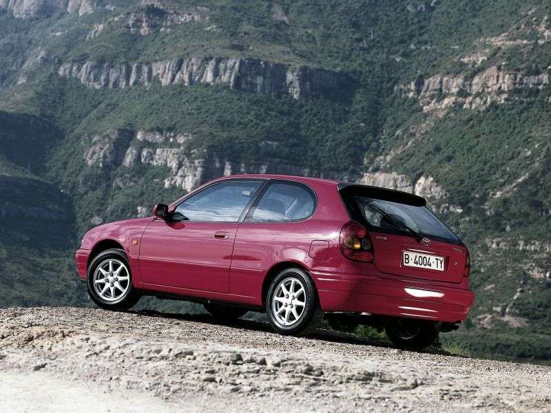 Toyota Corolla E110 hatchback 3 drzwiowy 1,3 mln ton (1997 2000)