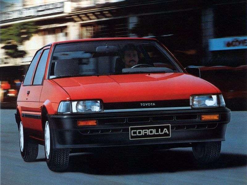 Toyota Corolla E80htchbek 1.6 MT (1985 1987)