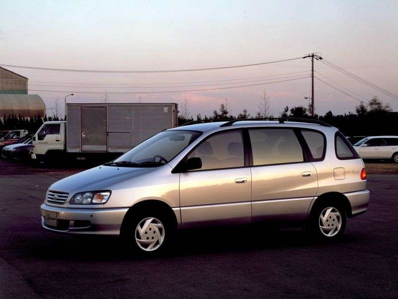 Toyota Ipsum 1st generation minivan 2.0 AT (1996–2001)