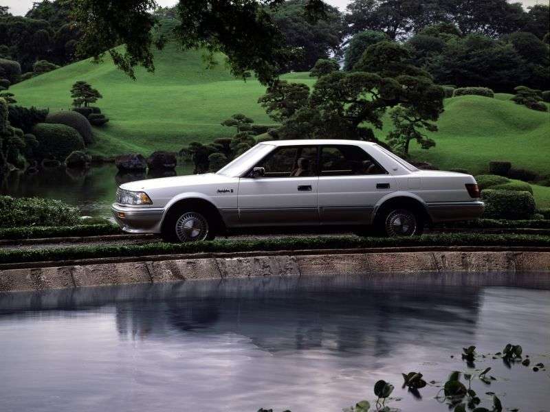 Toyota Crown S130JDM hardtop 2.0 AT (1987–1991)