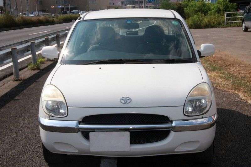 Toyota Duet 1st generation hatchback 1.0 MT (2000–2001)