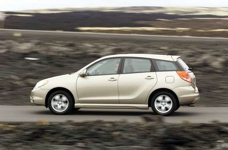5 drzwiowy hatchback Toyota Matrix 1 generacji XR 1,8 MT (2006 2008)