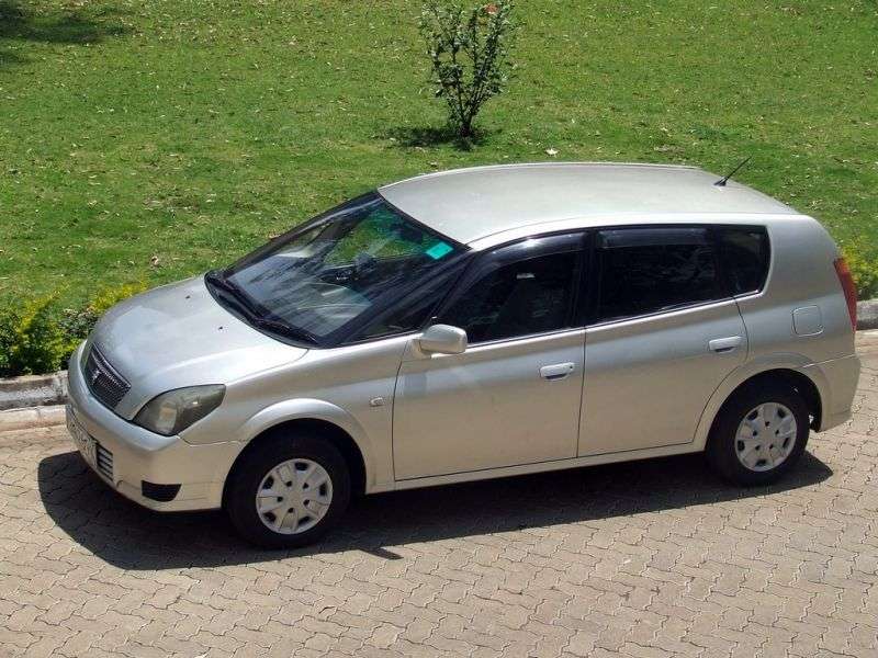 Toyota Opa minivan pierwszej generacji 1.8 AT (2000 2002)