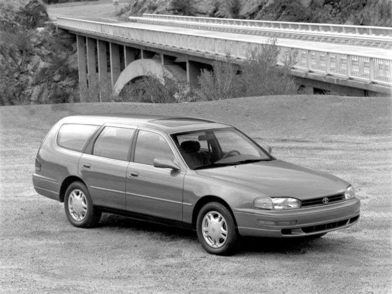 Toyota Scepter 1st generation wagon 3.0 AT (1991–1996)