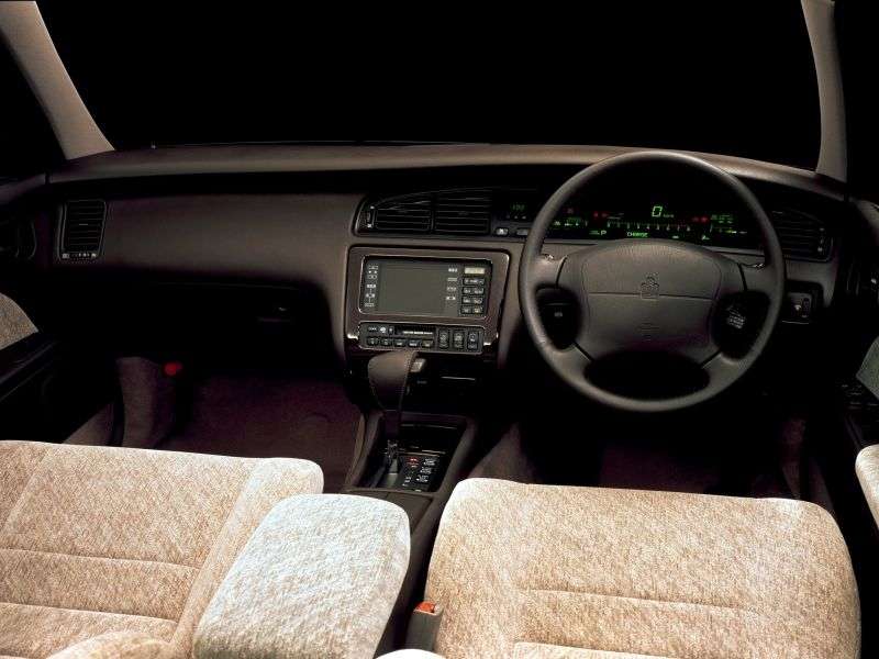 Toyota Crown S140JDM hardtop 3.0 AT (1991 1993)