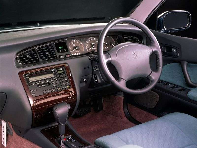 Toyota Crown S140JDM hardtop 2.5 AT (1991 1993)