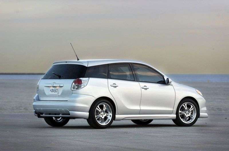 5 drzwiowy hatchback XRS pierwszej generacji Toyota Matrix 1,8 MT (2003 2005)