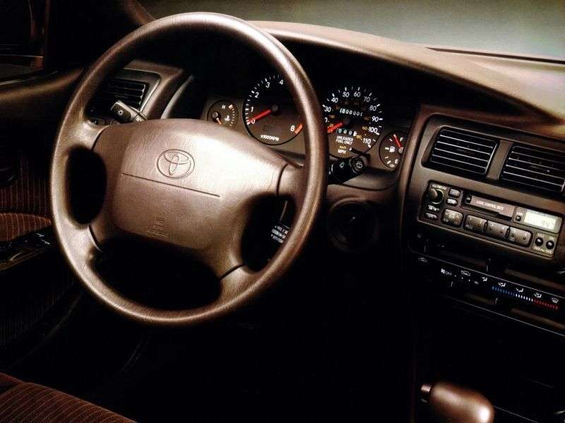 Toyota Corolla E100 sedan 1.8 AT (1995–1995)