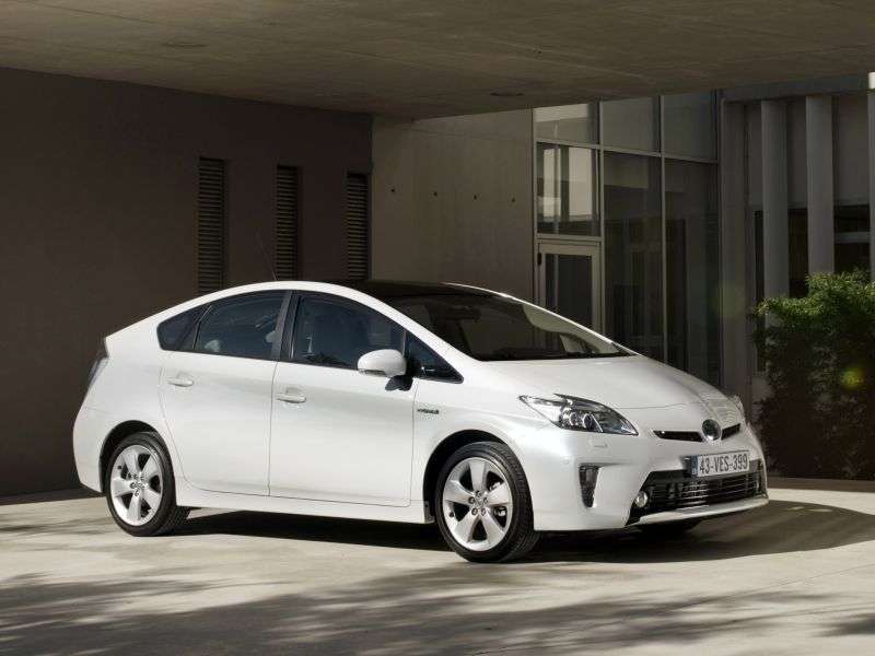 Toyota Prius 3. generacja [zmiana stylizacji] hatchback 1.8 CVT Elegance (2011 obecnie)