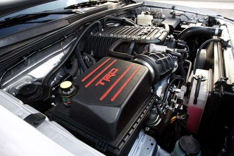 Toyota Tacoma drugiej generacji [zmiana stylizacji] X Runner pickup 2 drzwiowy. 4,0 mln ton (2010 2011)