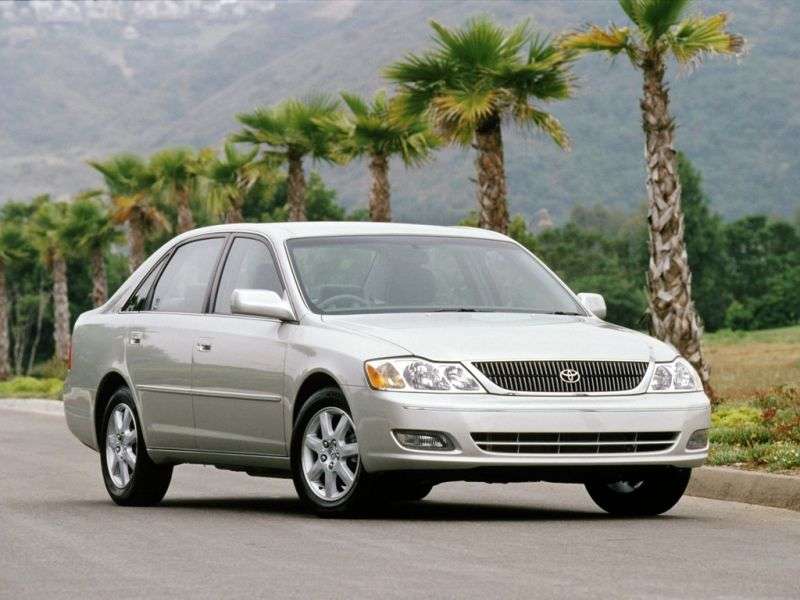 Toyota Pronard sedan pierwszej generacji 3.0 AT (2000 2002)