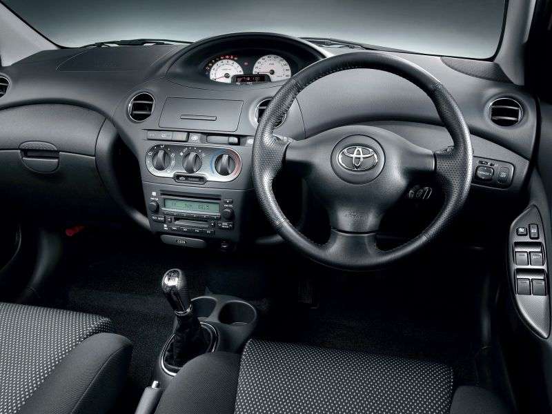 Toyota Vitz XP10 [zmiana stylizacji] RS hatchback 3 drzwiowy. 1,3 MT (2001 2005)