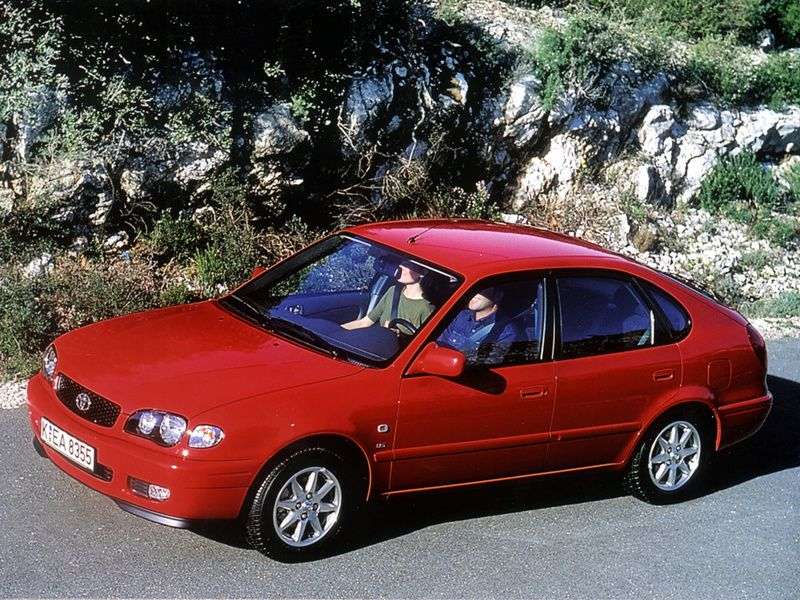 Toyota Corolla E110 [restyling] liftback 1.6 MT (2000–2002)