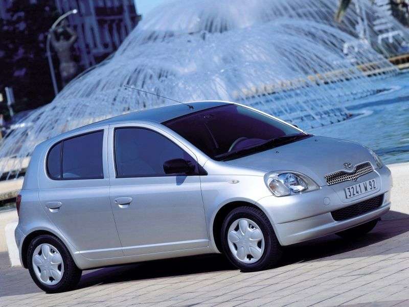 Toyota Yaris P1hetchbek 5 dv. 1.5 MT (2001–2003)